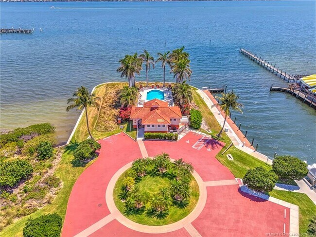 Building Photo - 1528 NE Outrigger Landings Dr Unit 208 Rental