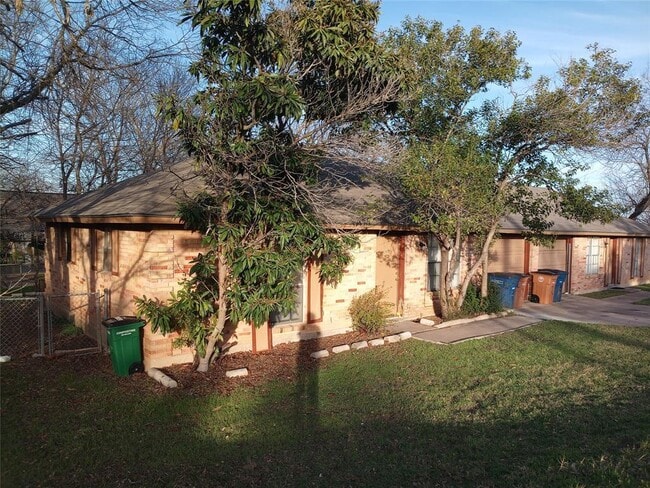 Photo - 814 King Edward Pl Townhome
