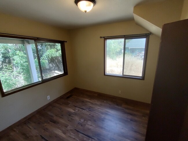 Photo - 209 Harrison St