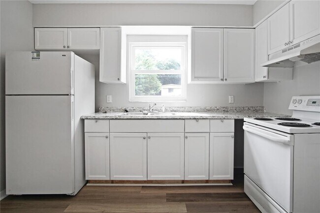 Photo - 1480 32nd St NW