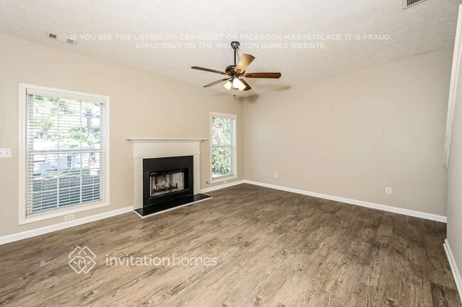 Photo - 755 Clairidge Ln SW