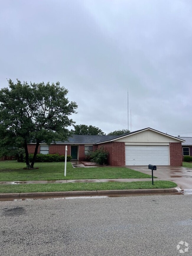 Building Photo - 2411 93rd Pl Rental