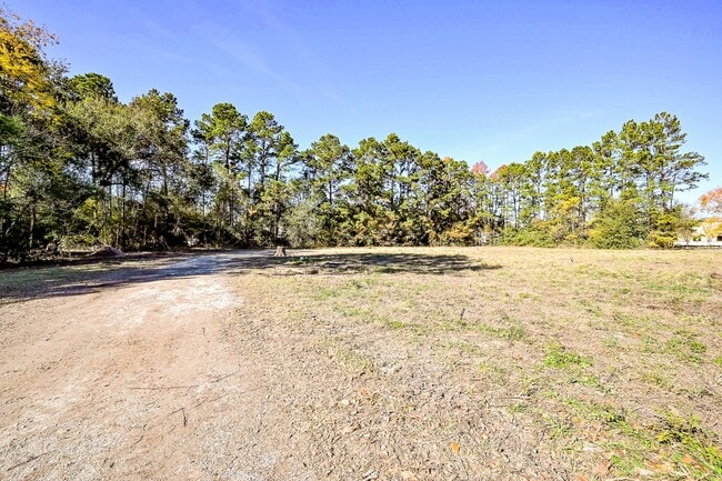 Building Photo - 26824 Victory Ln