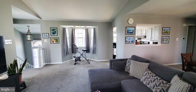 Photo - 665 Rose Hollow Dr