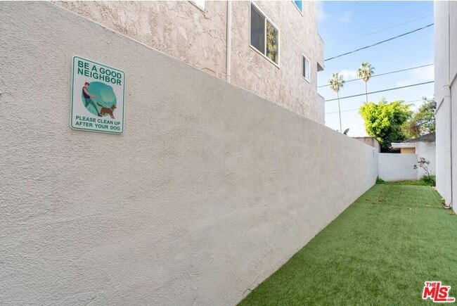 Photo - 1031 N Crescent Heights Blvd Unit 1C