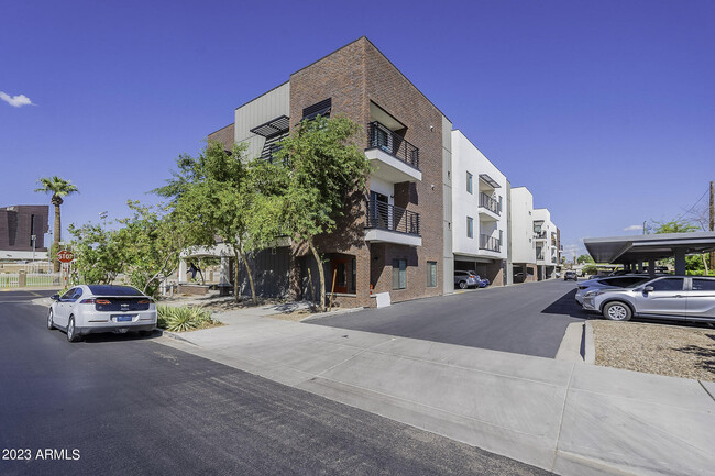 Photo - 475 N 9th St Unidad 106