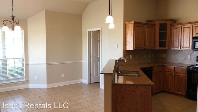 Photo - 3 br, 2 bath House - 400 Cheetah Trail