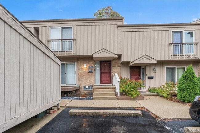 Photo - 1476 Oakbrook E Dr