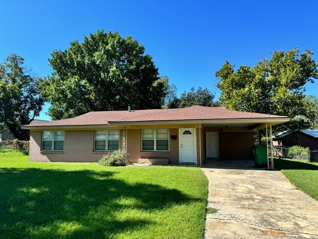 Photo - 412 N Lydia Ave House