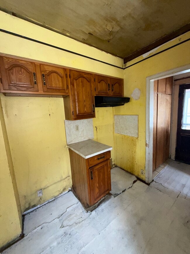 Photo - 111 E Livingston Dr