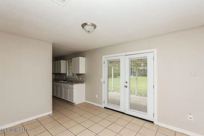Photo - SECTION 8 ACCEPTED: Beautiful 3 Bed/2 Bath...