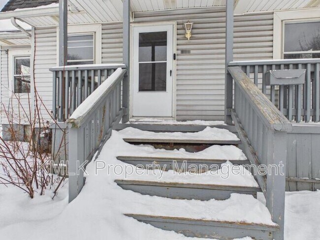 Photo - 806 Crouse St