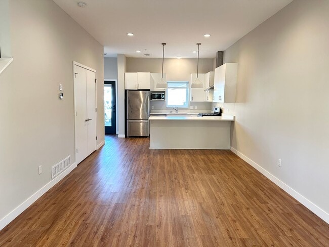 Photo - ONE MONTH FREE ON 12-MONTH LEASE!