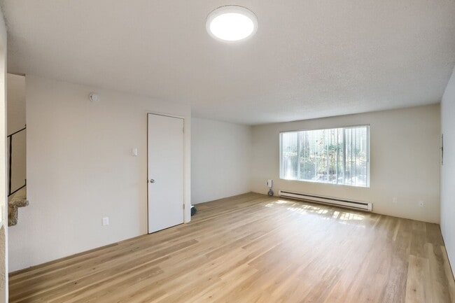 Photo - 6931 Rainier Dr Unit 31-07