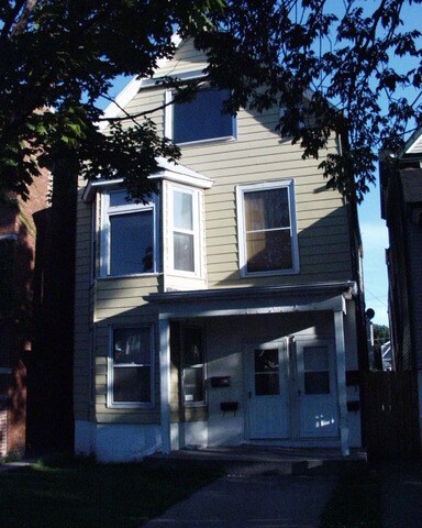 Building Photo - 2437 W Ainslie St Unit 1F