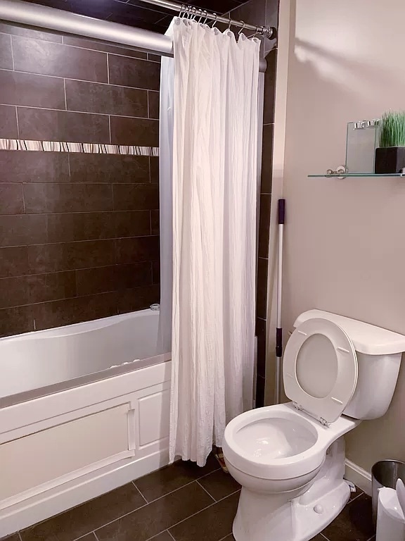 Master Bathroom - 295 W Wyoming Ave Unit 1A