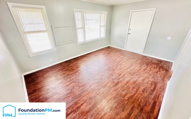 Photo - 1971 Boyle Ave