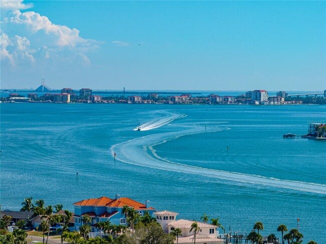 Photo - 7125 Shore Dr S