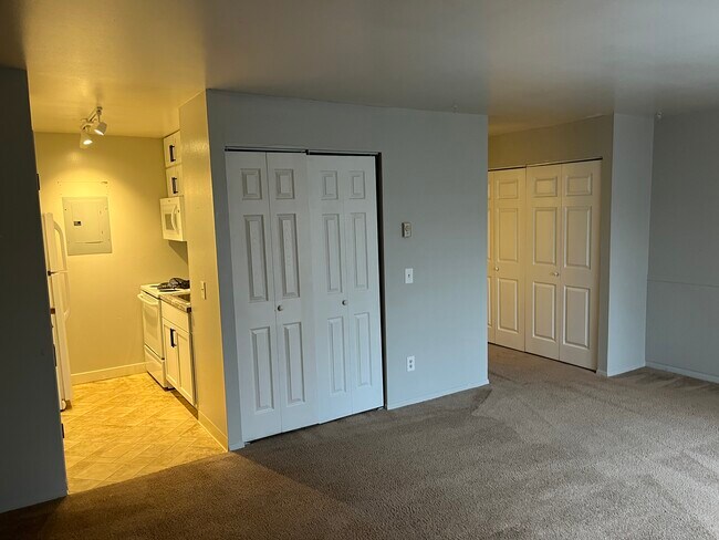 Photo - 6516 Lake Rd Unit 112