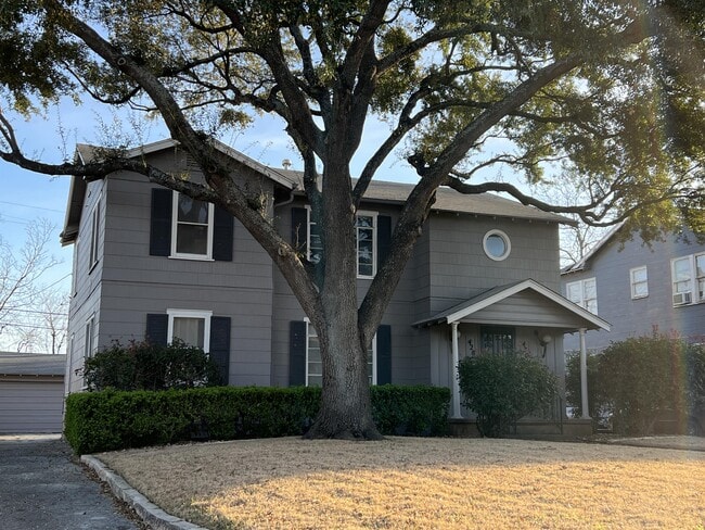 Photo - 430 Bryn Mawr Dr