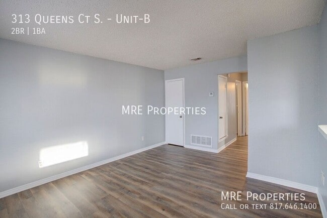 Photo - 313 Queens Ct S Unit -B