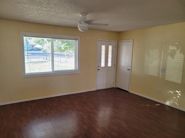 Photo - 1033 S 5th St