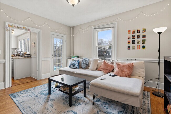 Photo - 68 Pleasant St Unidad B Rental