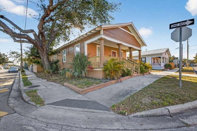 Photo - Updated Tampa Home – Prime Central Location 4 Beds - 2 Baths!
