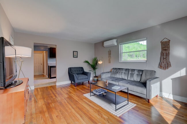 Building Photo - 4715 Kirby Ave Unit 3 Rental