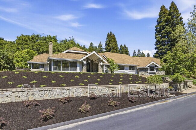 Photo - 618 Banister Ln