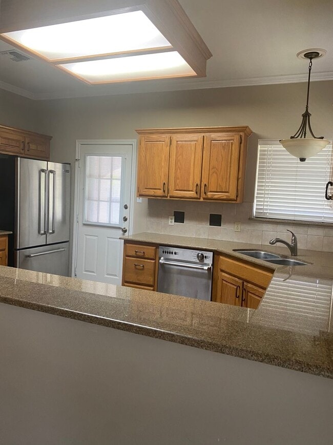 Photo - [3/2/3 READY FOR LEASE]