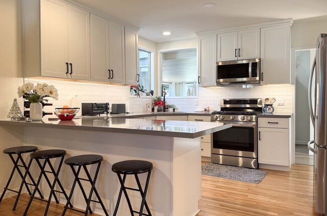 Photo - 351 Ramona Dr