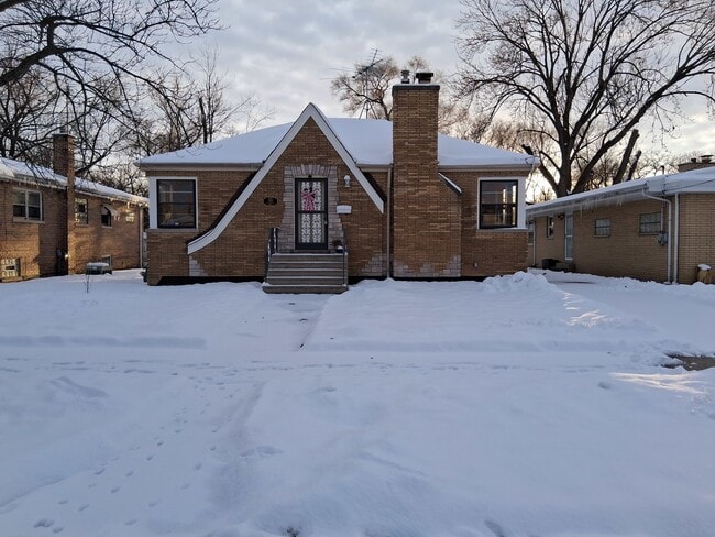 Building Photo - 360 Streamside Dr