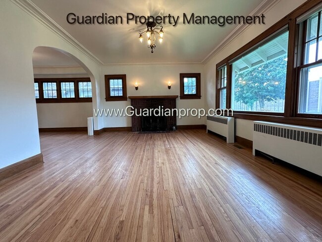 Photo - South Minneapolis Renovated Single Family Home, New Bathrooms, Hardwood Floors, W/D