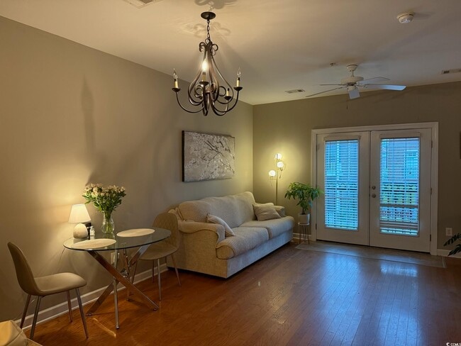 Photo - 926 Price Ln