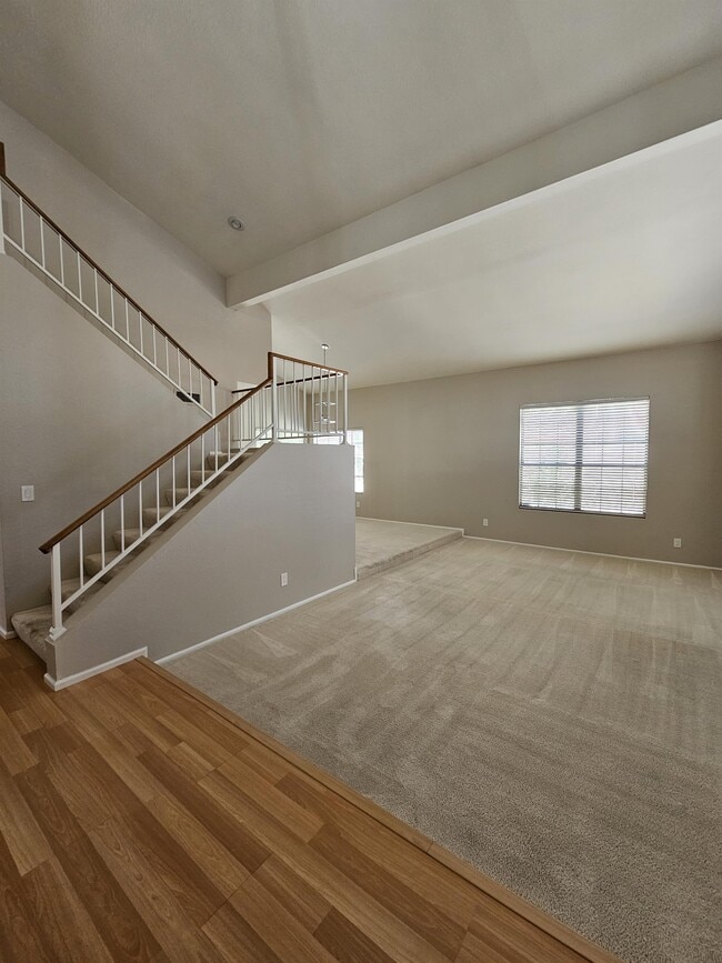 Photo - 110 E Evelyn Ln