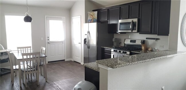 Photo - 140 Feather Grass Ave