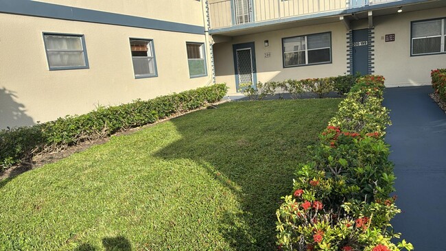 Newly remodeled 55 + Community KINGS POINT... - Newly remodeled 55 + Community KINGS POINT... Condo