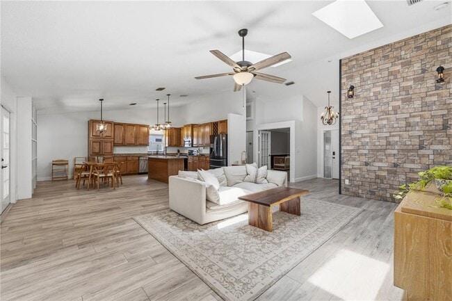 1570 Club Dr