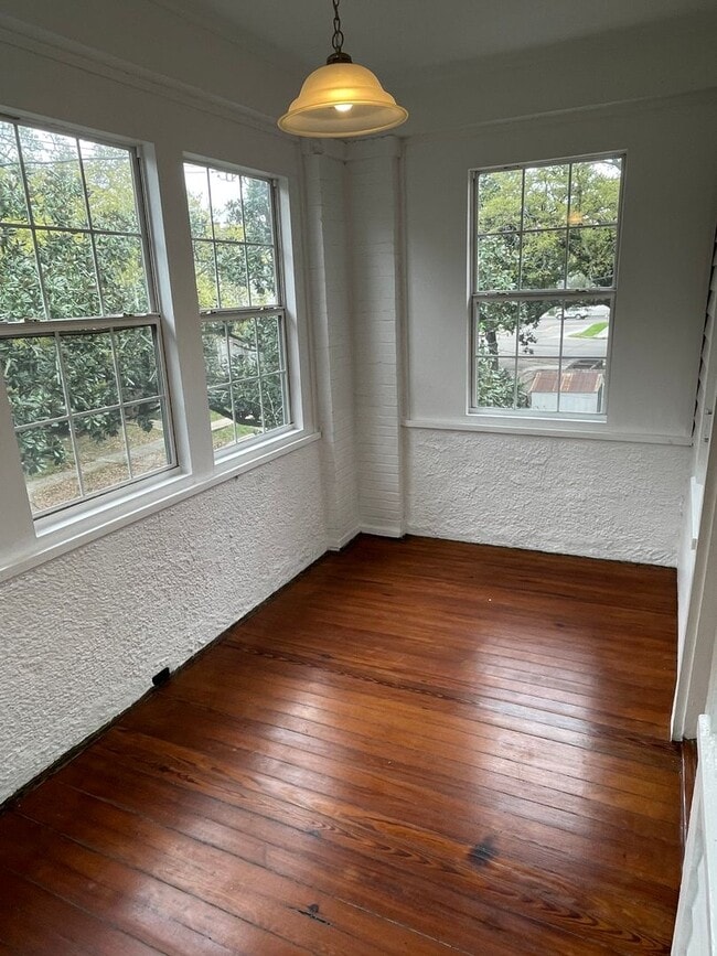 Photo - Huge 4BD/2.5BA with Sunroom and Backyard