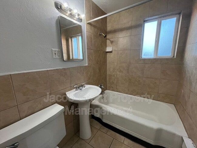 Photo - 675 Tiger Ave