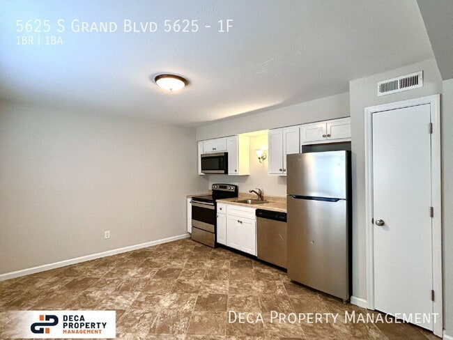 Photo - 5625 S Grand Blvd Unidad 1F