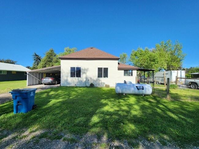 2bdrm/1ba Single-level home in Ronan - 2bdrm/1ba Single-level home in Ronan