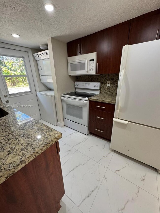 Photo - 11659 Griffing Blvd Apartment Unit 5