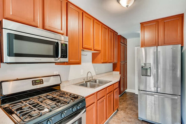 Photo - 902 Middlesex Rd