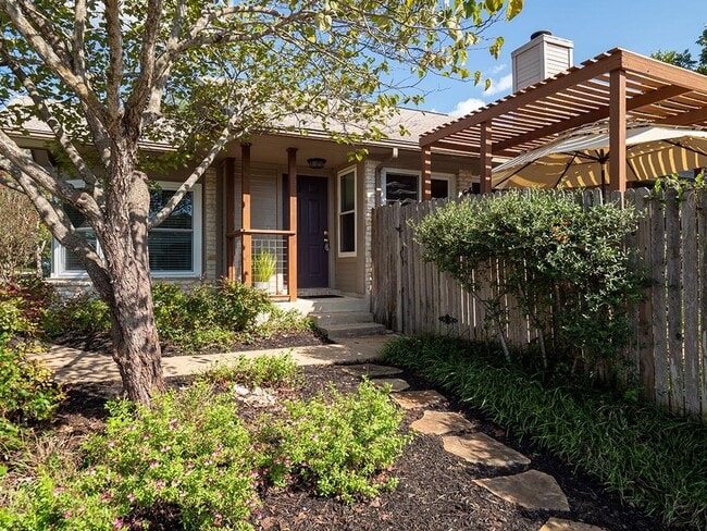 Photo - 16911 Village Oak Loop