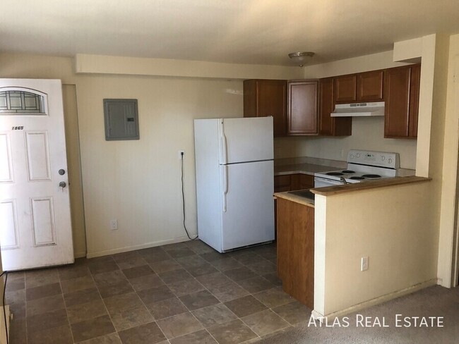 Fresh and Spacious 1 bed 1 bath in Denver!... - Fresh and Spacious 1 bed 1 bath in Denver!... Apartment Unit B