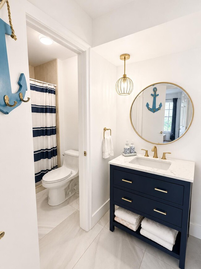 Building Photo - 5570 Tamberlane Cir Unit 329