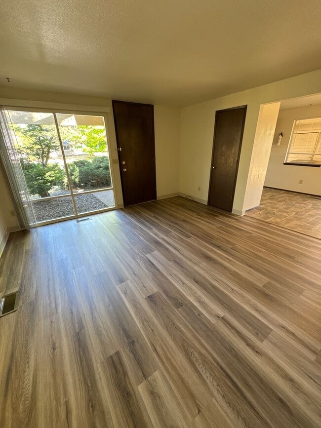 Photo - Bright 3 Bedroom 1 Bath in NW Corvallis ~ Small Dogs Welcome!