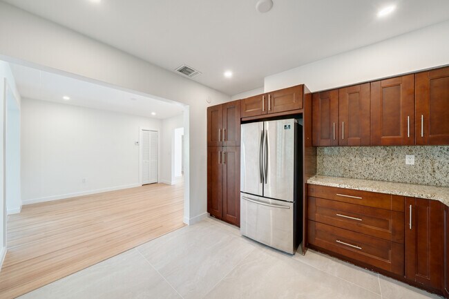 Photo - 47 Oviedo Ave